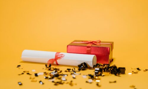 15 Best & Creative Graduation Gifts for High School Students
